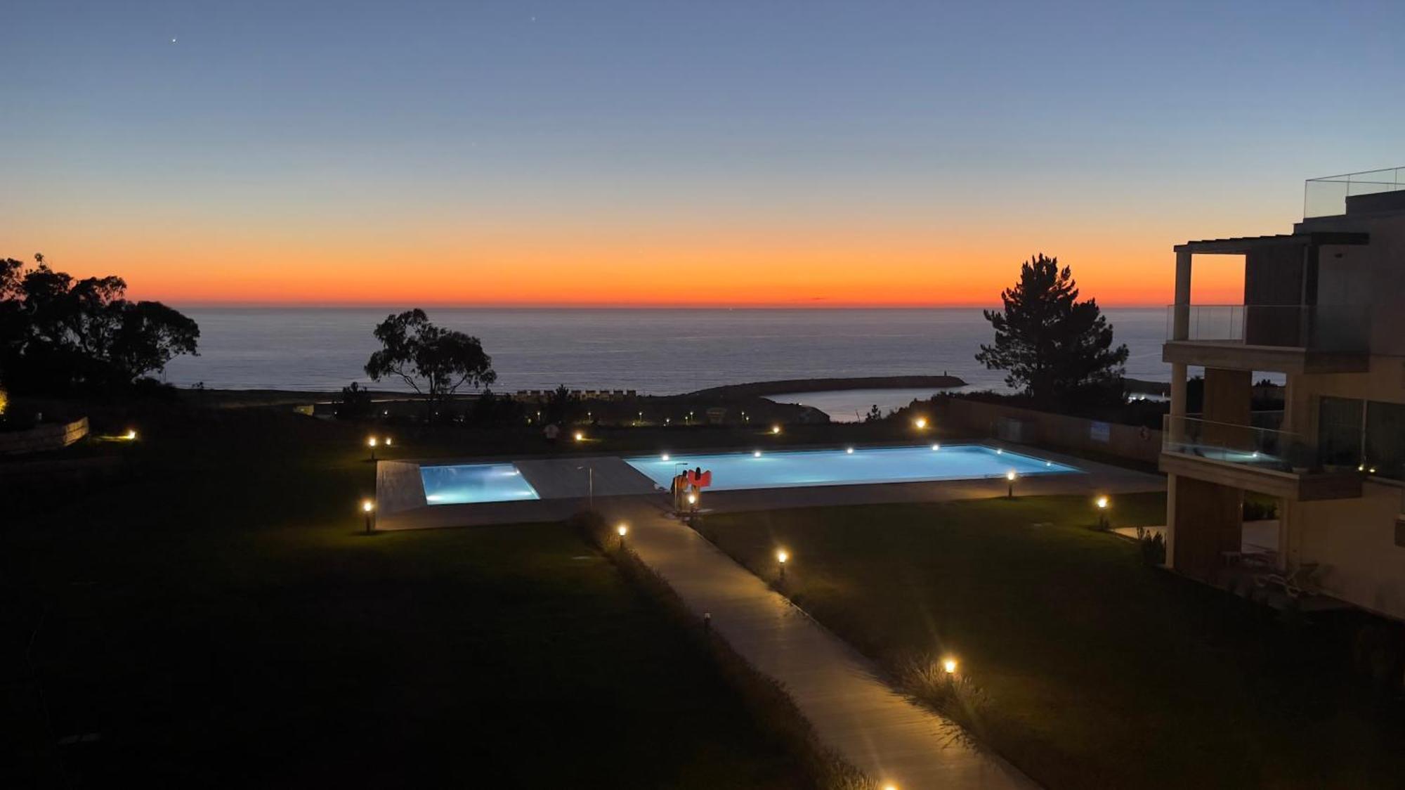 Mar A Vista - Condominium With Pool, Gym And Sea Views Назаре Екстериор снимка