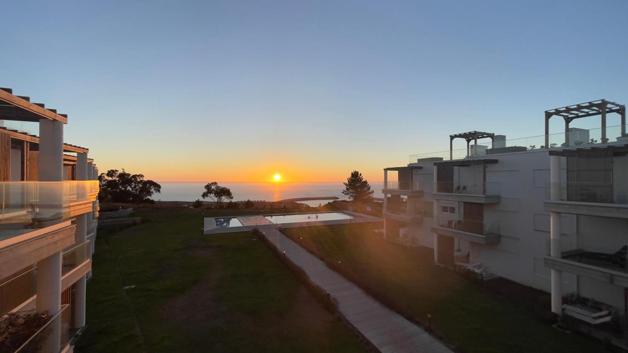 Mar A Vista - Condominium With Pool, Gym And Sea Views Назаре Екстериор снимка