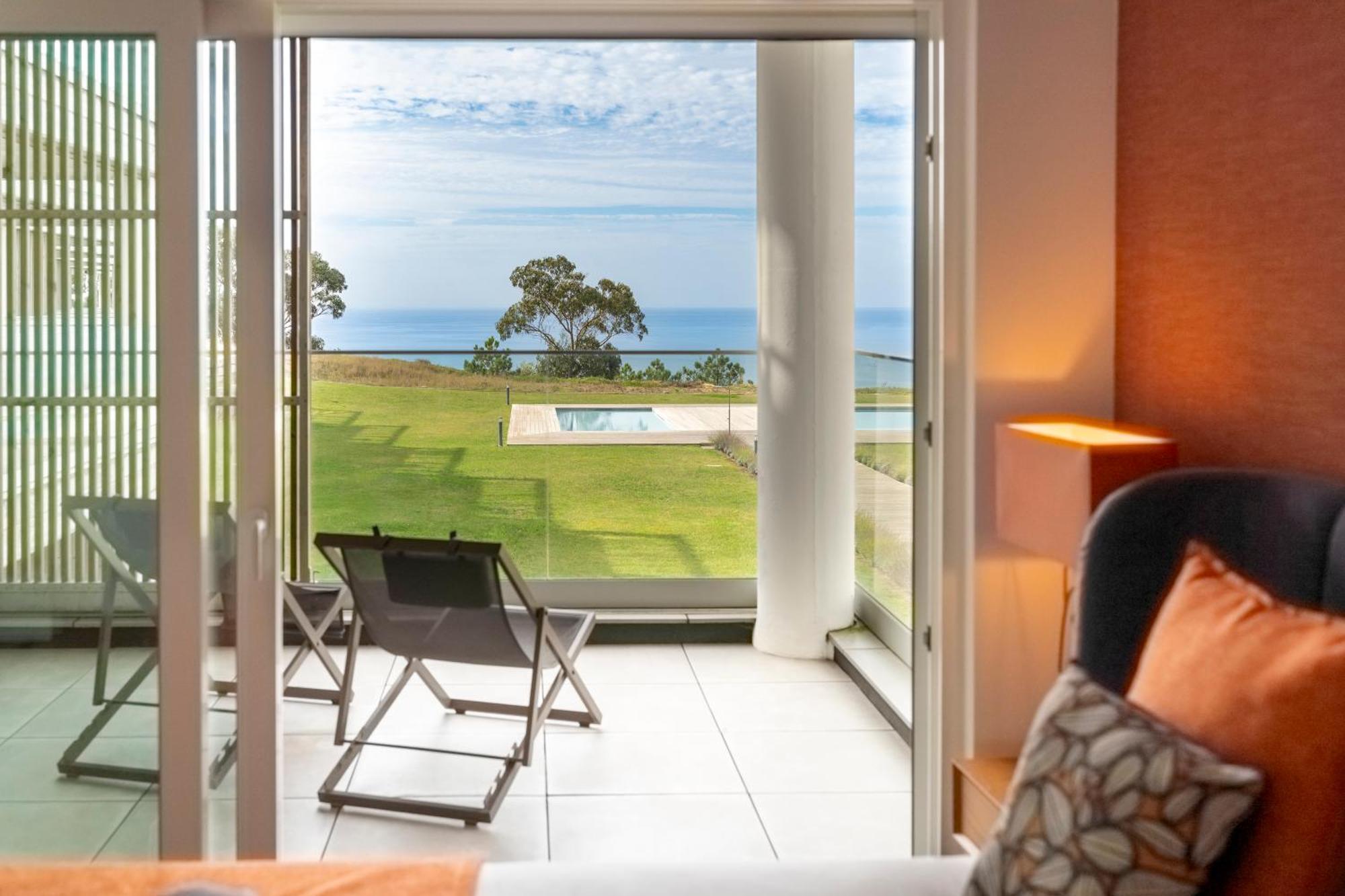 Mar A Vista - Condominium With Pool, Gym And Sea Views Назаре Екстериор снимка